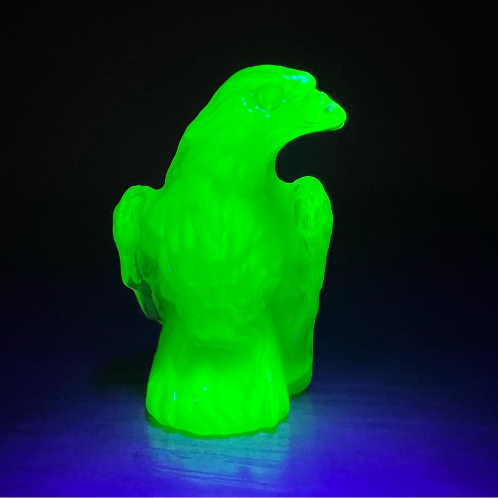 Vintage Boyd Bernie The Eagle Glass Vaseline Uranium Glass Figurine Glows